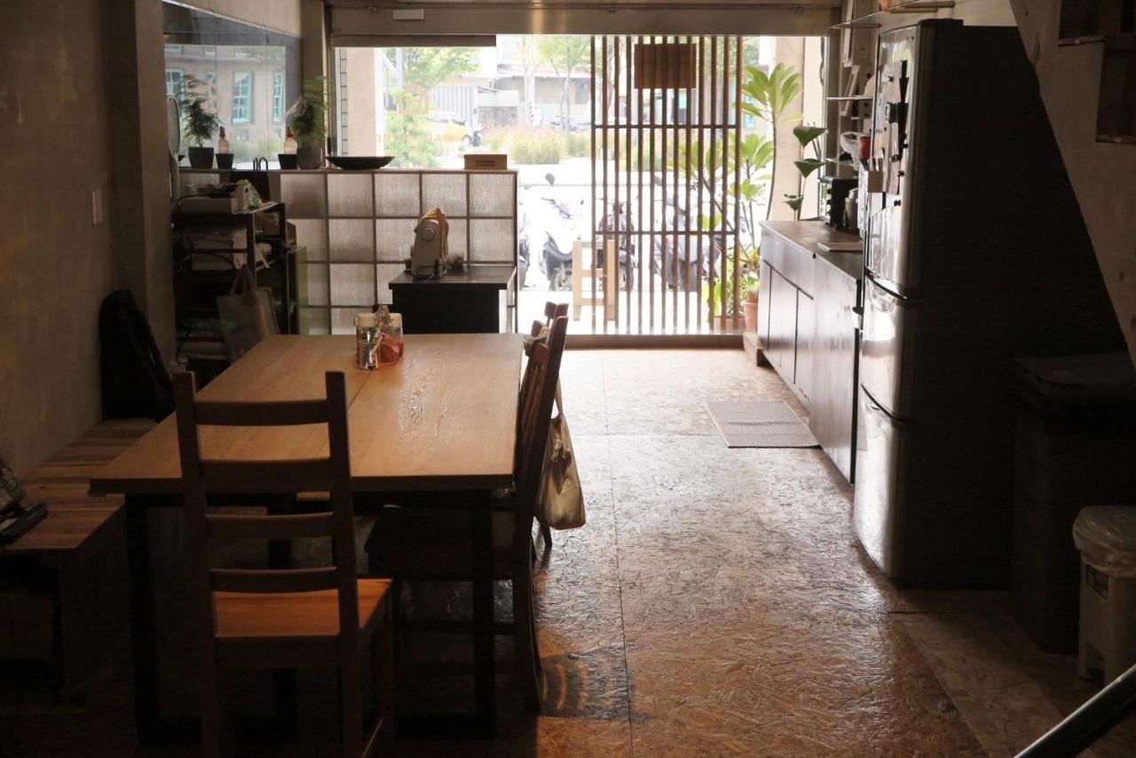 Walk Home Hostel Chiayi City Exterior foto
